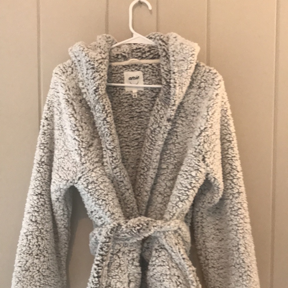 Aerie Sherpa Robe - Picture 5 of 11